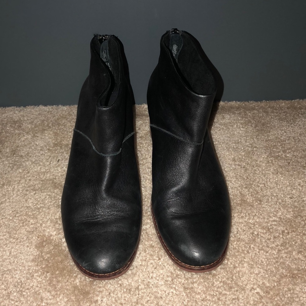Toms Leila Black Leather Bootie